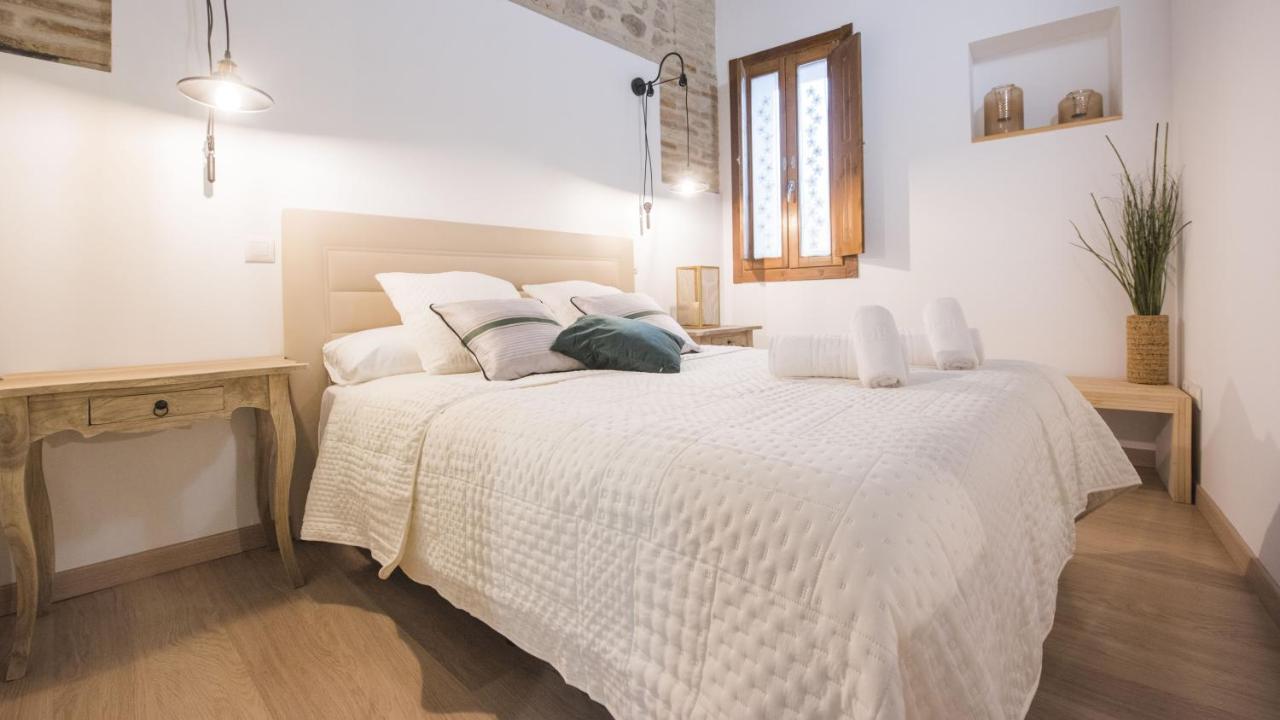 Madera Y Piedra - Apartamentos Aloha توليدو المظهر الخارجي الصورة