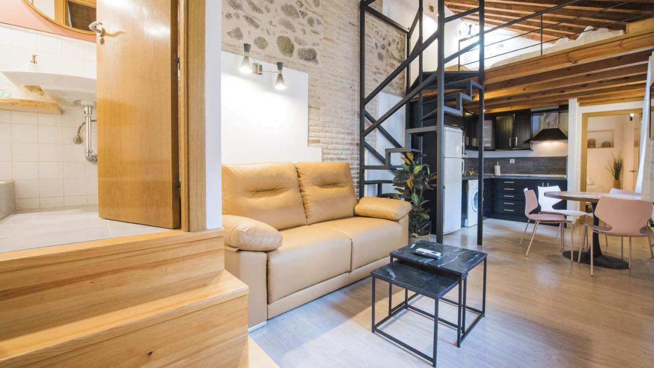 Madera Y Piedra - Apartamentos Aloha توليدو المظهر الخارجي الصورة